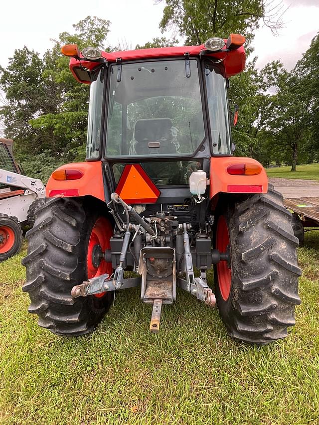 Image of Kubota M7040 equipment image 4