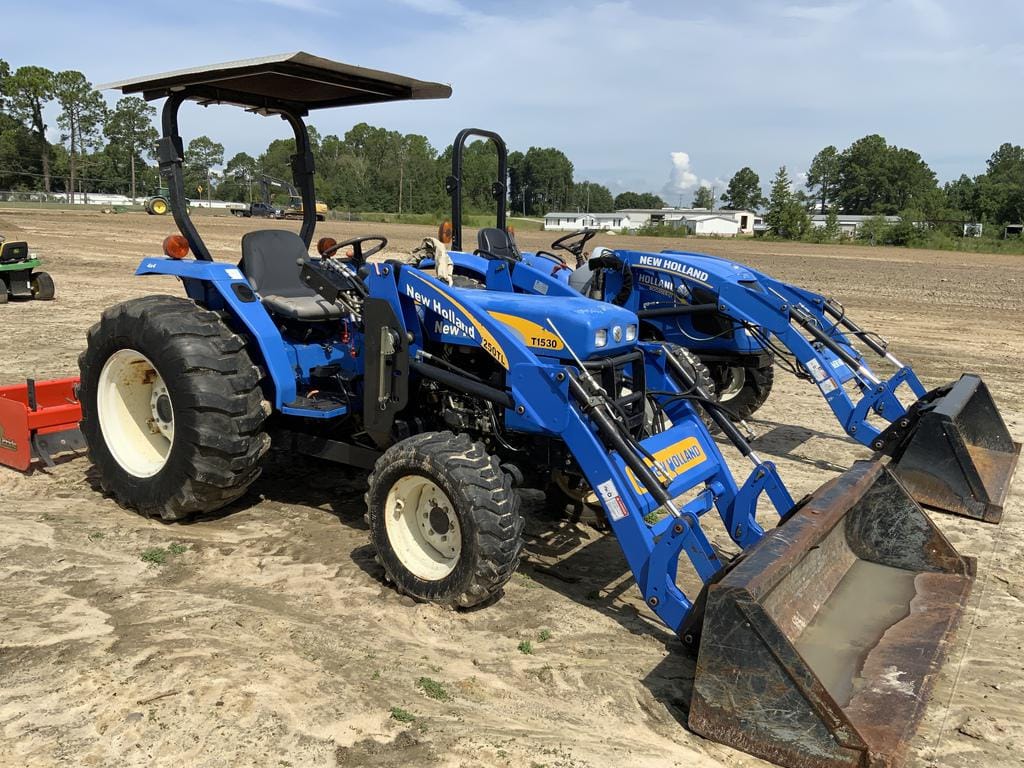 Main image New Holland T1530