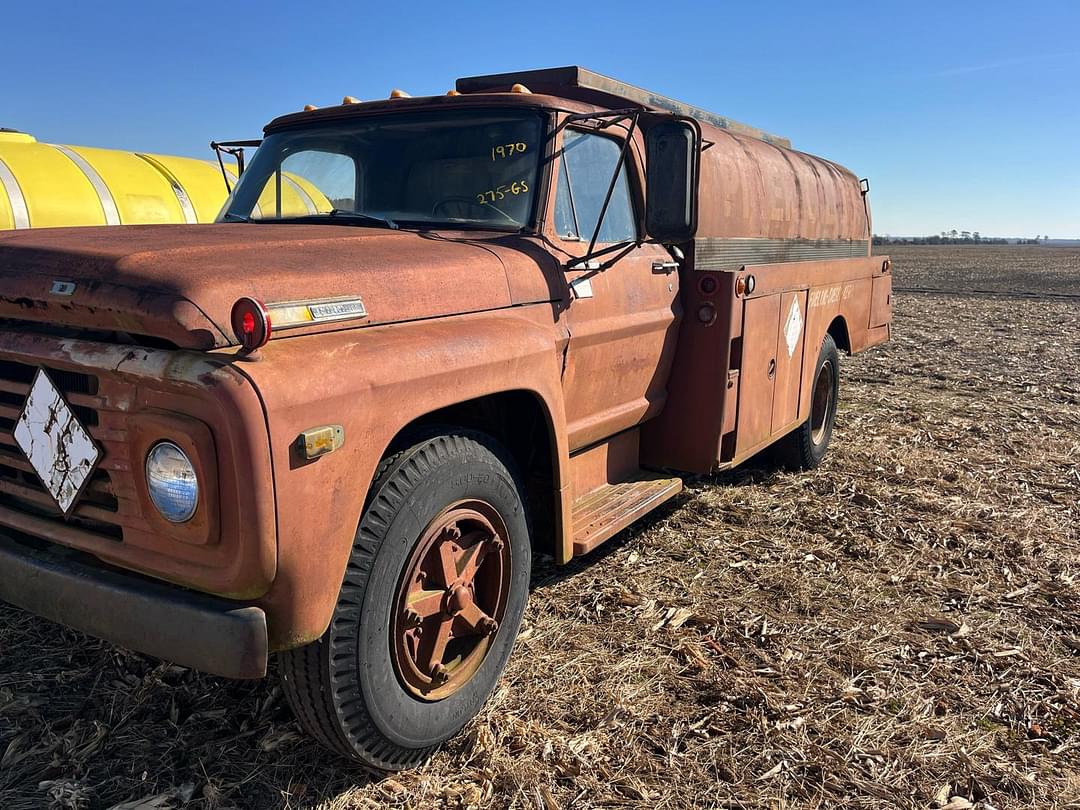 Image of Ford F-600 Primary image