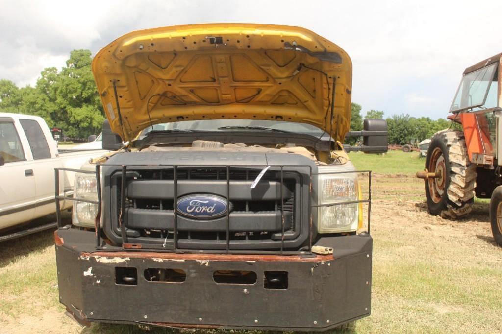 Image of Ford F-350 Primary image
