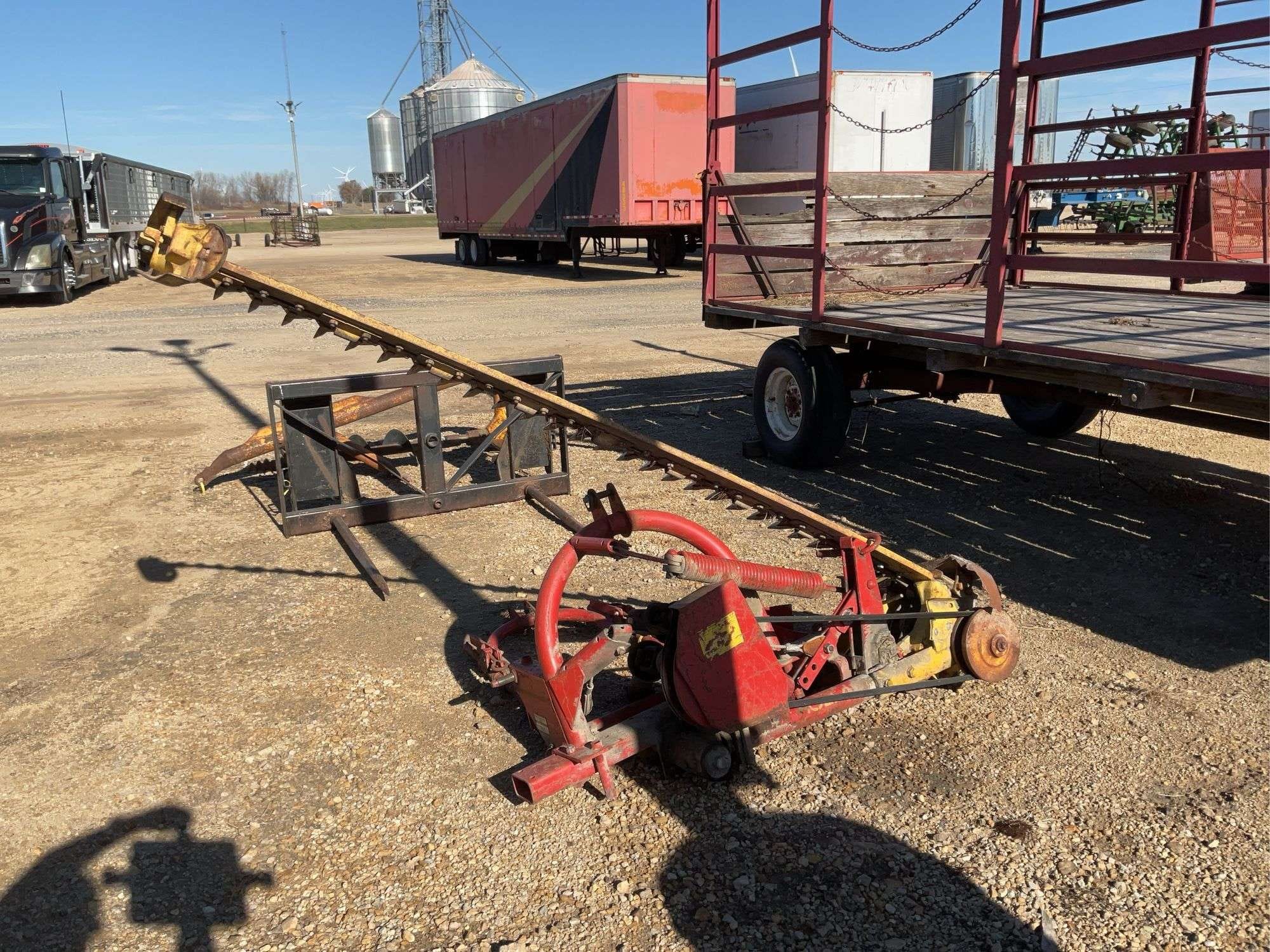 New Holland 451 Equipment Image0