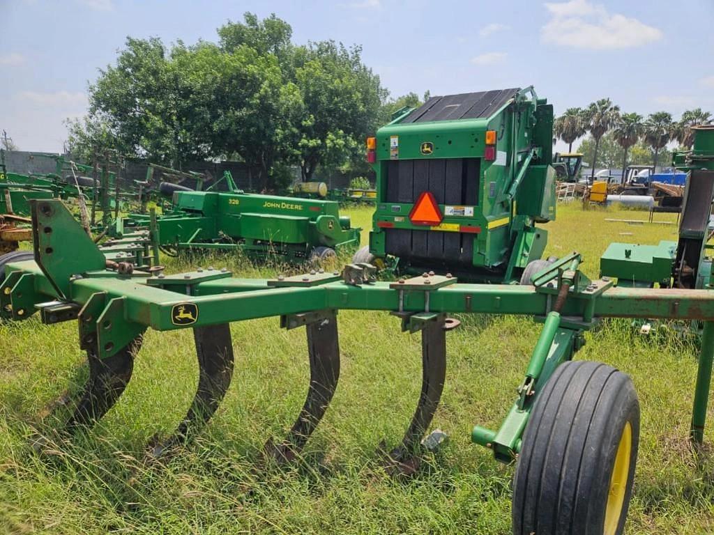 Image of John Deere 915 Primary image