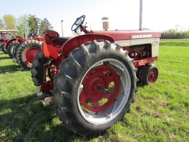 Image of Farmall 460 equipment image 4