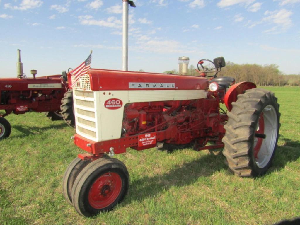 Image of Farmall 460 Primary image