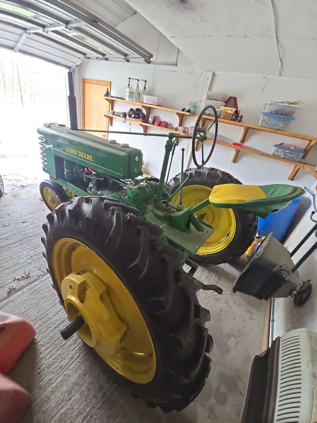 Image of John Deere H equipment image 4