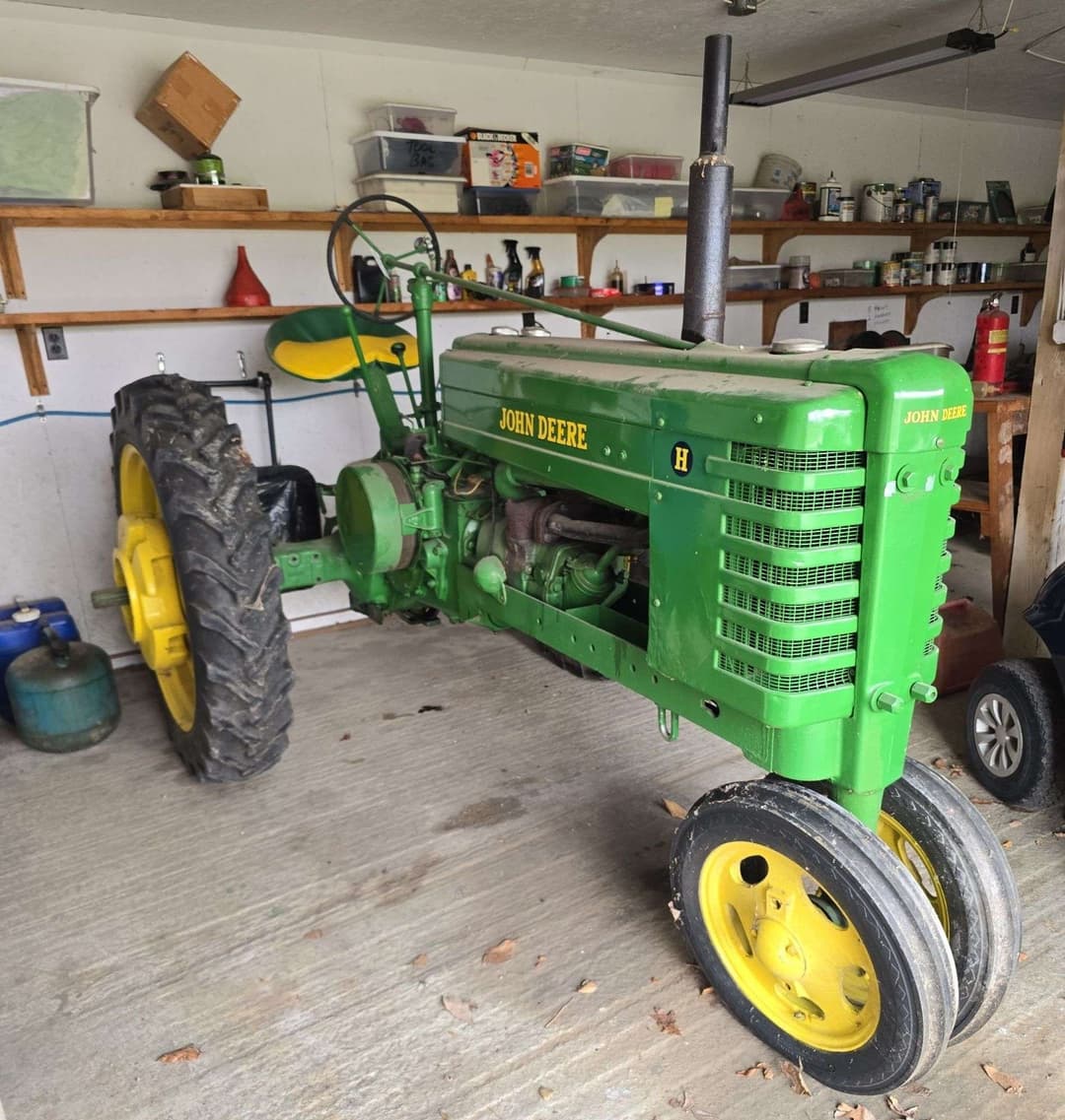 Image of John Deere H Primary image