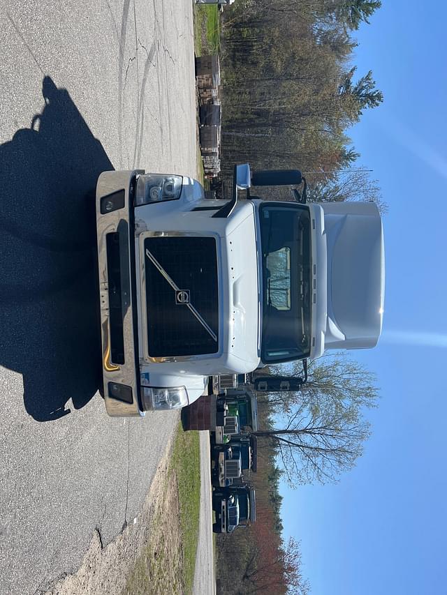 Image of Volvo VNL equipment image 1