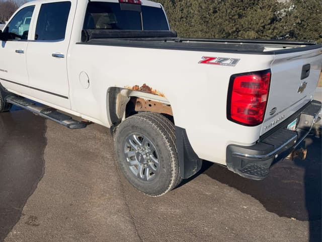 Image of Chevrolet 2500HD equipment image 3