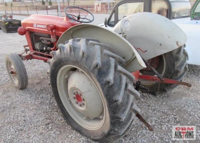 Image of Ford 601 equipment image 2