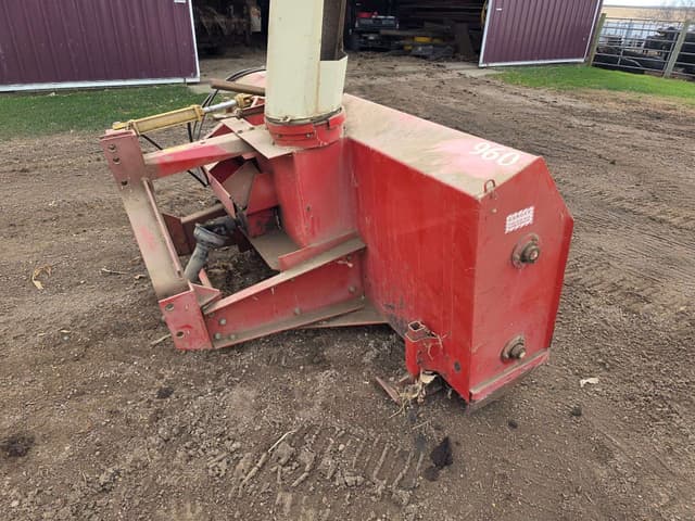 Image of Buhler Farm King 960 equipment image 3