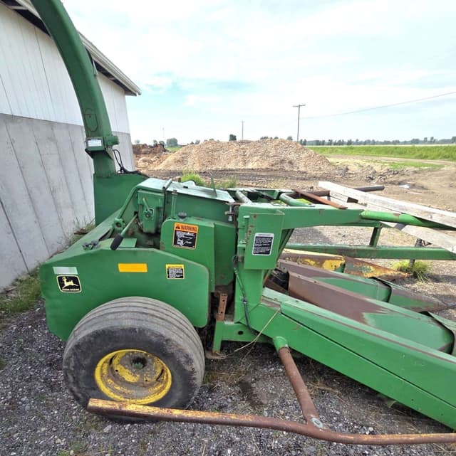 Image of John Deere 3950 equipment image 2