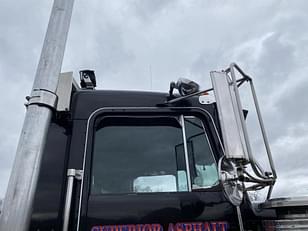 Main image Kenworth W900B 38