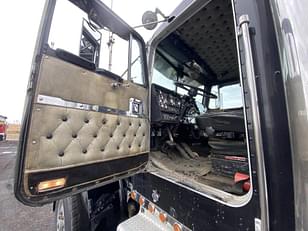 Main image Kenworth W900B 41