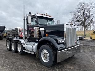 Main image Kenworth W900B 8