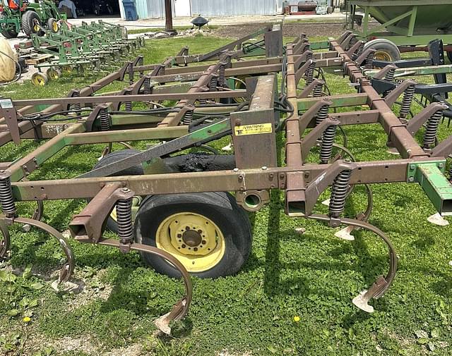 Image of John Deere 960 equipment image 3