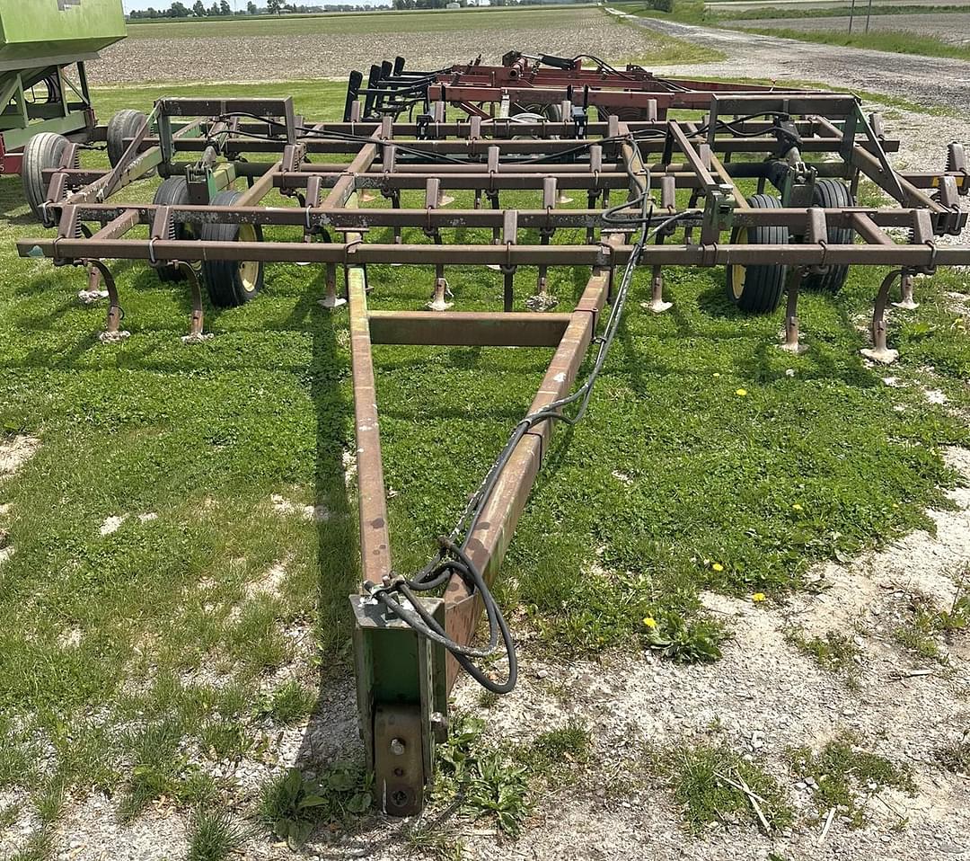 Image of John Deere 960 Primary image