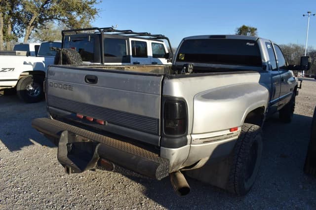 Image of Dodge Ram 3500 equipment image 4