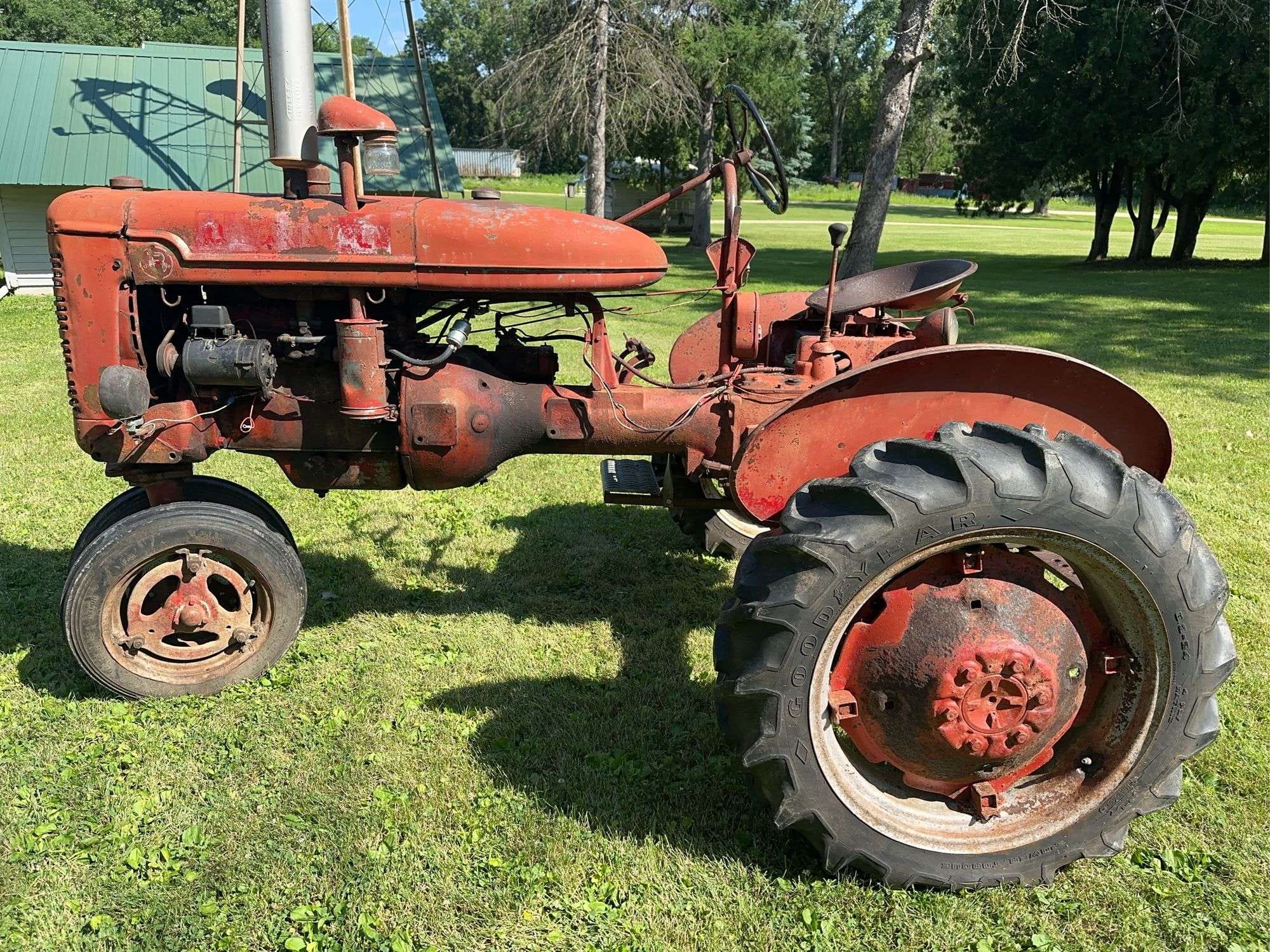 Farmall B Equipment Image0