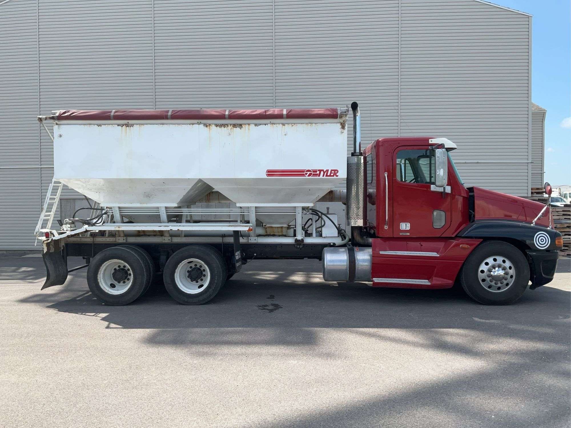 2006 Freightliner Century Class S/T Equipment Image0