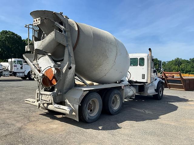 Image of Peterbilt 567 equipment image 4