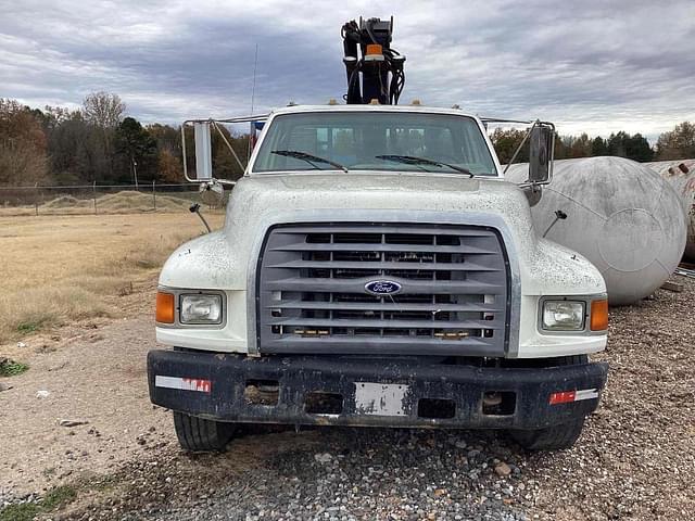 Image of Ford F-800 equipment image 1