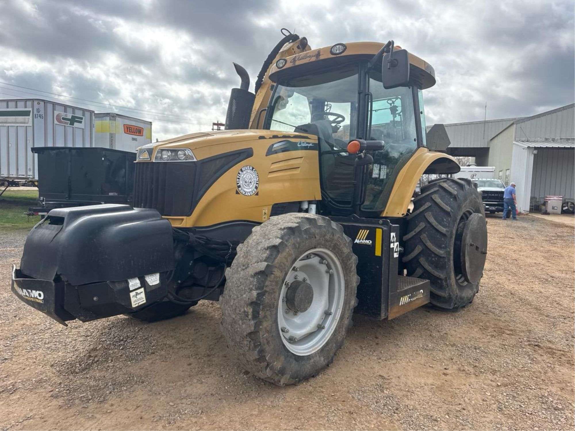 2015 Challenger MT465D Equipment Image0