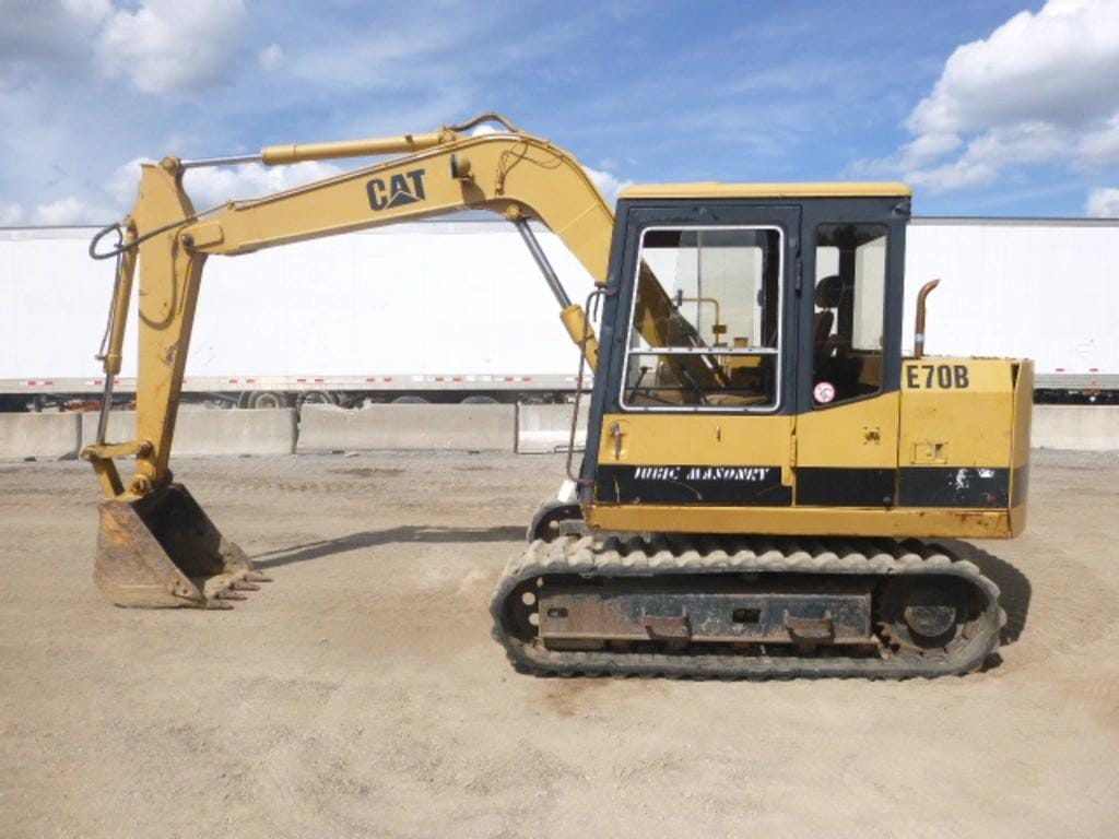 Main image Caterpillar E70B