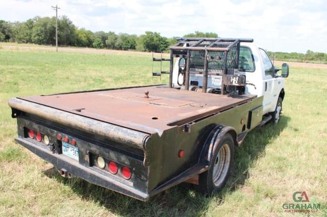 Image of Ford F-550 equipment image 1