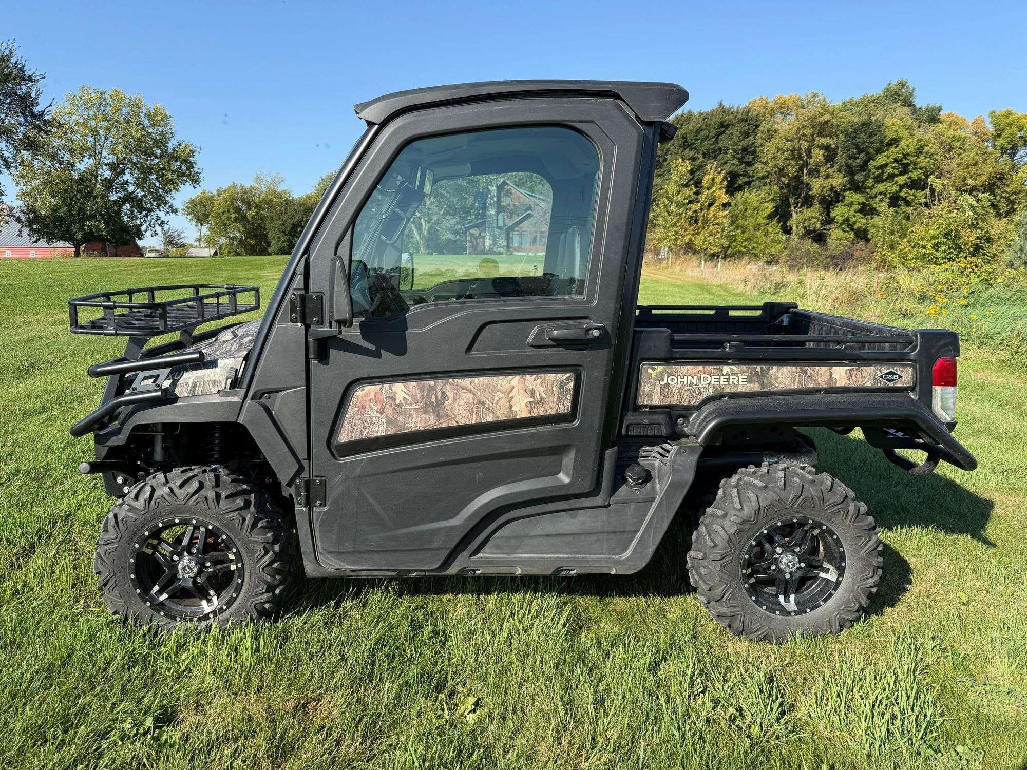 2021 John Deere XUV 835M Equipment Image0