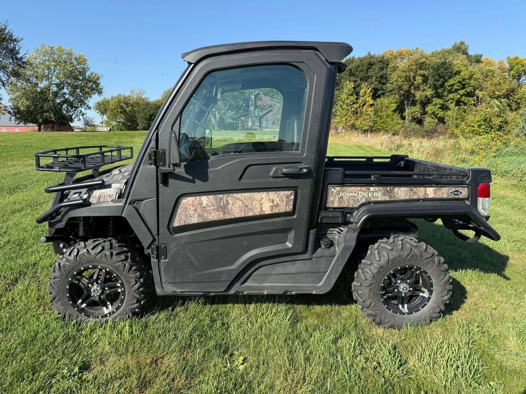 Image of John Deere XUV 835M Primary image