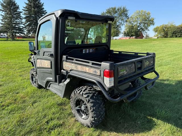 Image of John Deere XUV 835M equipment image 1