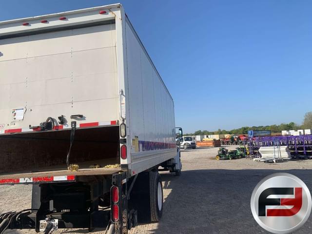 Image of Freightliner M2 equipment image 4