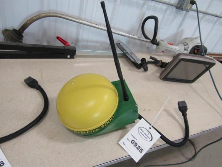 John Deere StarFire 3000 Equipment Image0