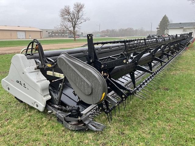 Image of Gleaner 9250 equipment image 3