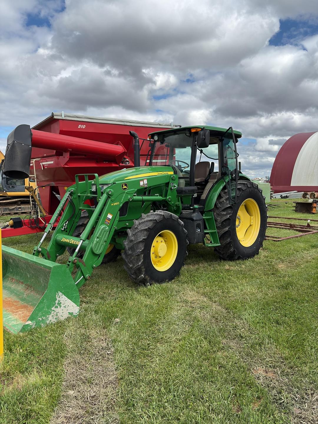 Image of John Deere 6105E Primary image
