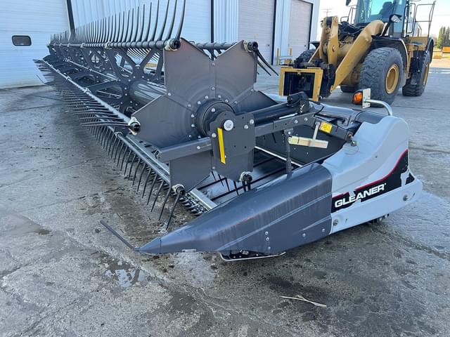 Image of Gleaner 9255 equipment image 3