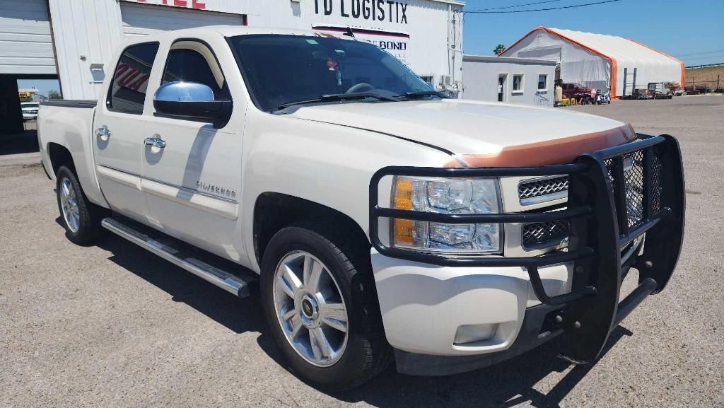 2012 Chevrolet 1500 Equipment Image0