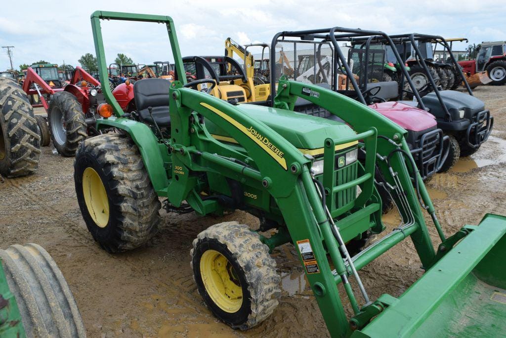 Main image John Deere 3005