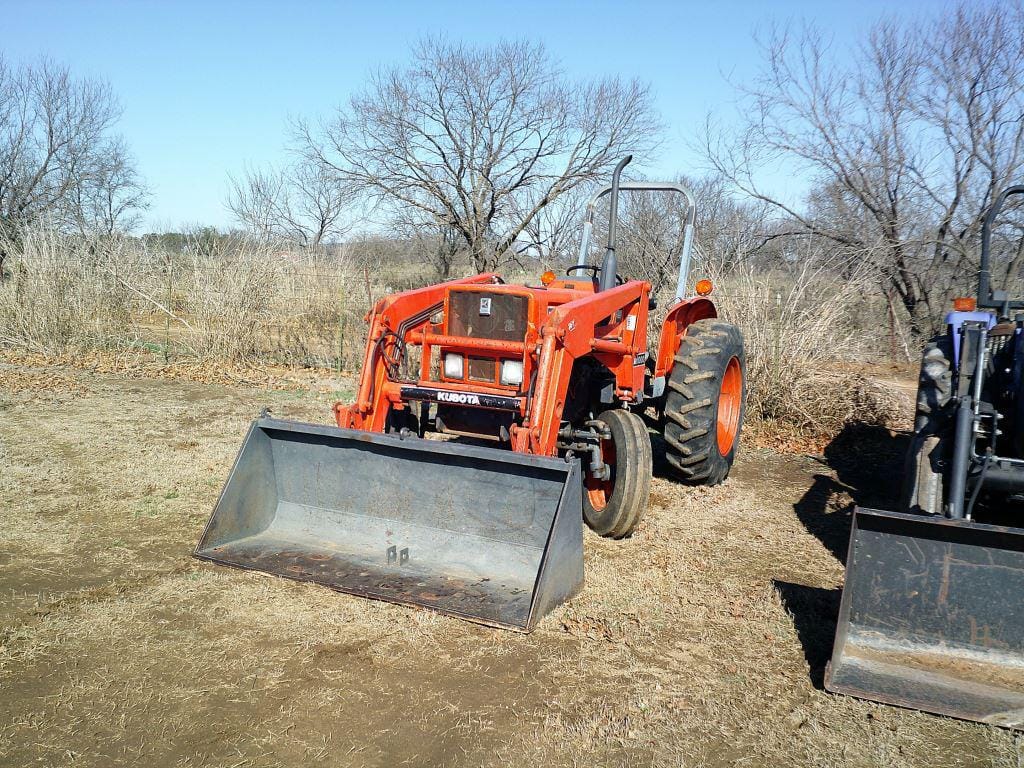 Main image Kubota M4030SU