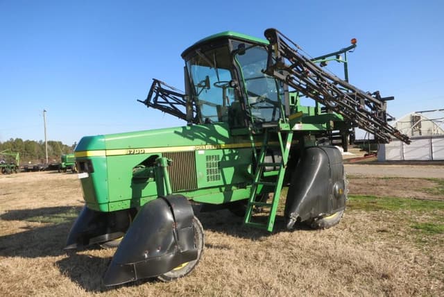 Image of John Deere 6700 equipment image 1