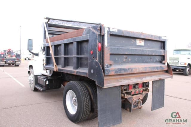 Image of GMC C7500 equipment image 3