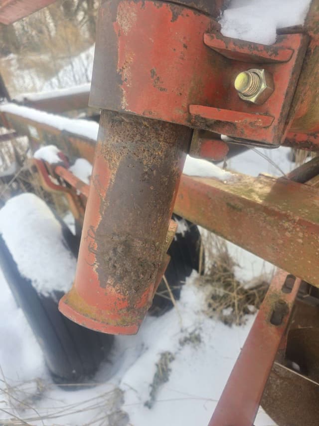 Image of Massey Ferguson 820 equipment image 2