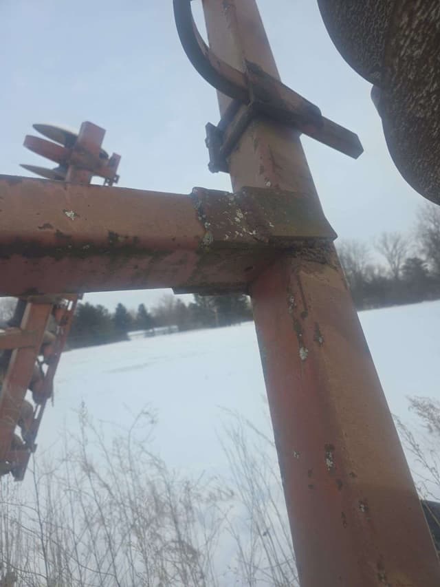 Image of Massey Ferguson 820 equipment image 3