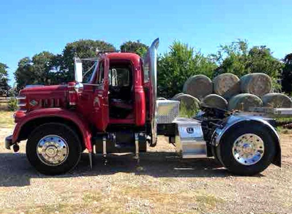 1957 Diamond T 662 Equipment Image0