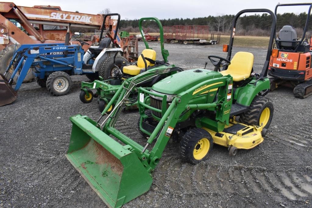 John Deere 2305 Equipment Image0