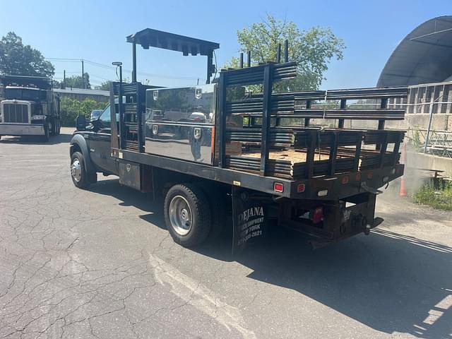 Image of Ford F-550 equipment image 4