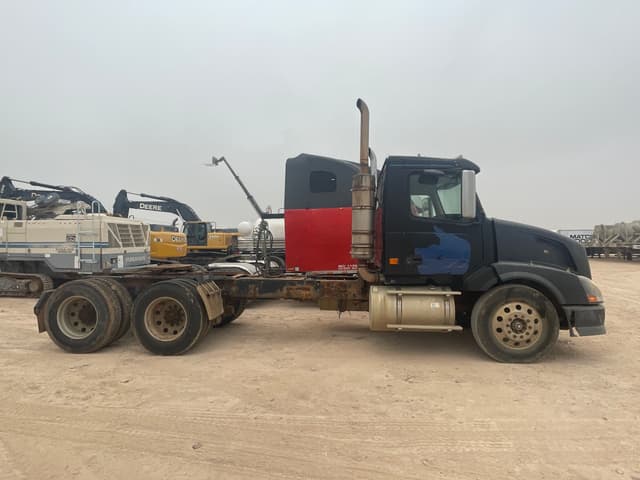 Image of Volvo VNL equipment image 3