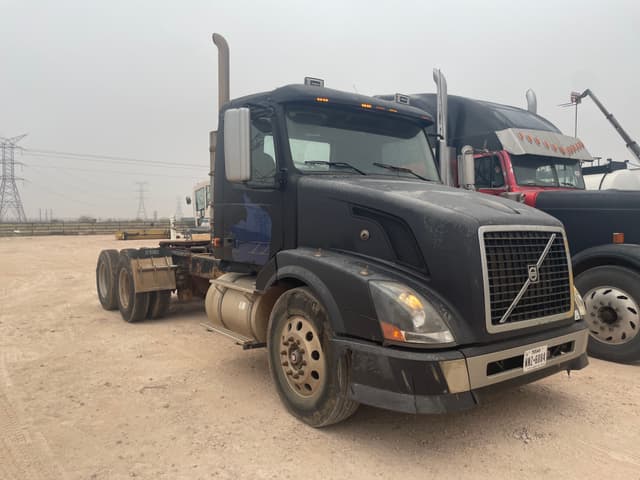 Image of Volvo VNL equipment image 2