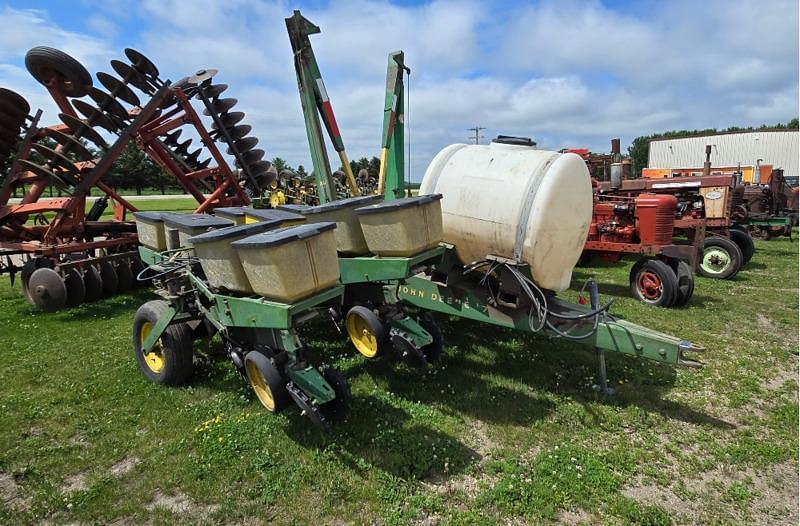 Image of John Deere 7000 Image 1