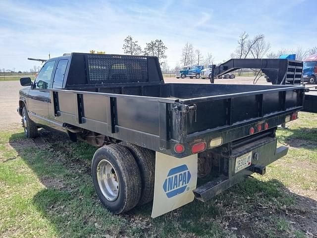Image of Chevrolet 3500 equipment image 2